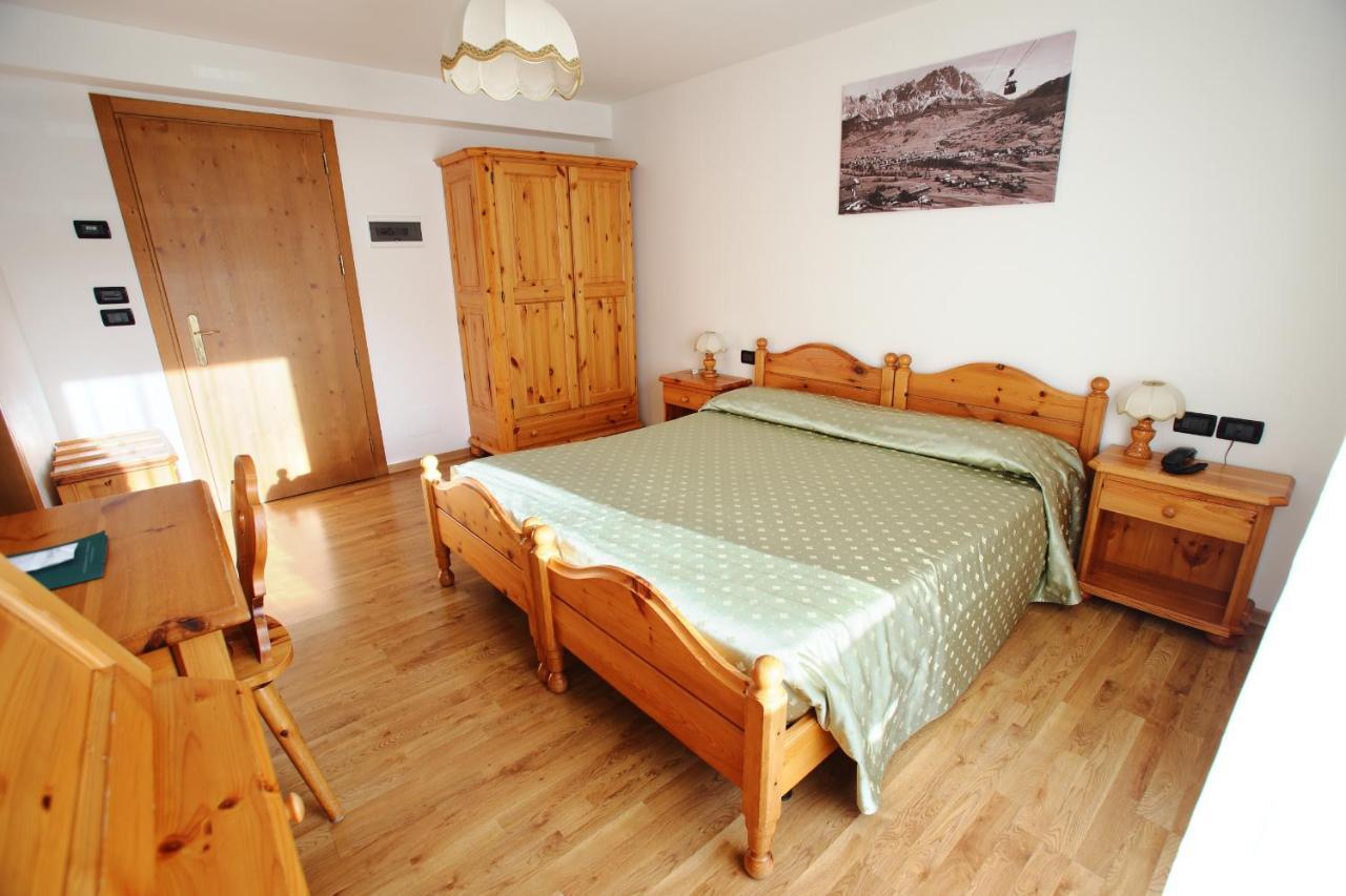 Hotel Des Alpes 코르티나 담페조 외부 사진