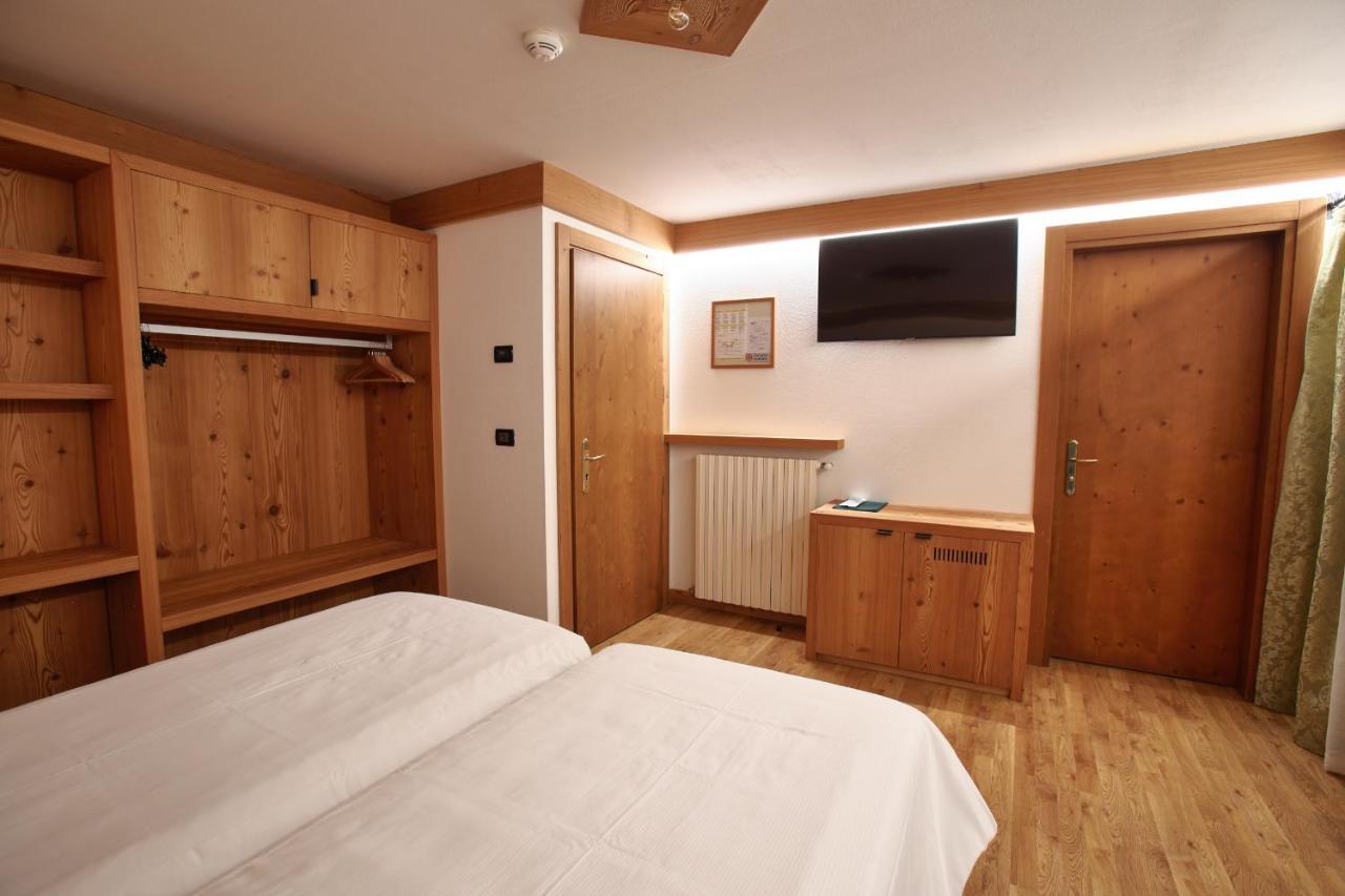 Hotel Des Alpes 코르티나 담페조 외부 사진