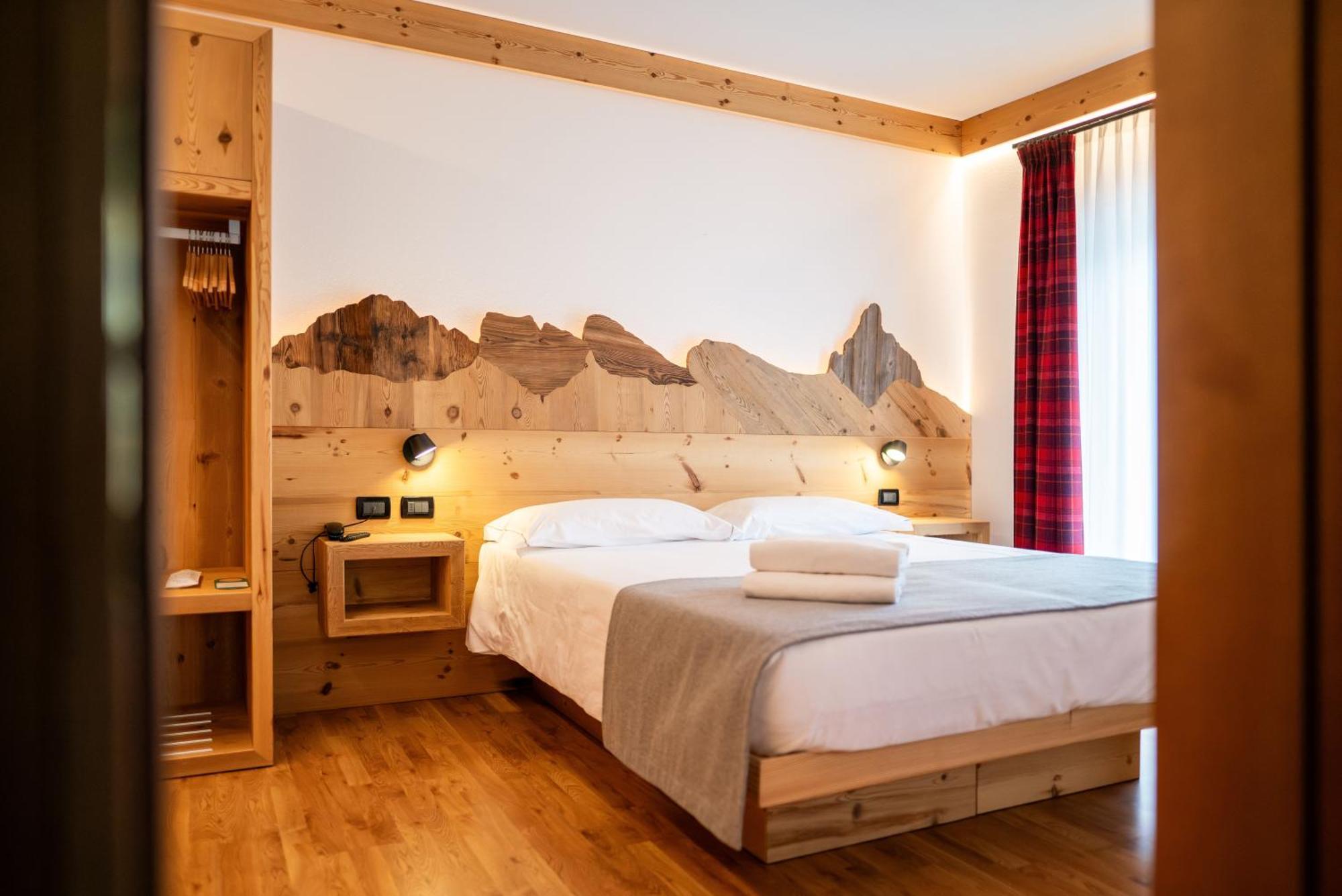 Hotel Des Alpes 코르티나 담페조 외부 사진