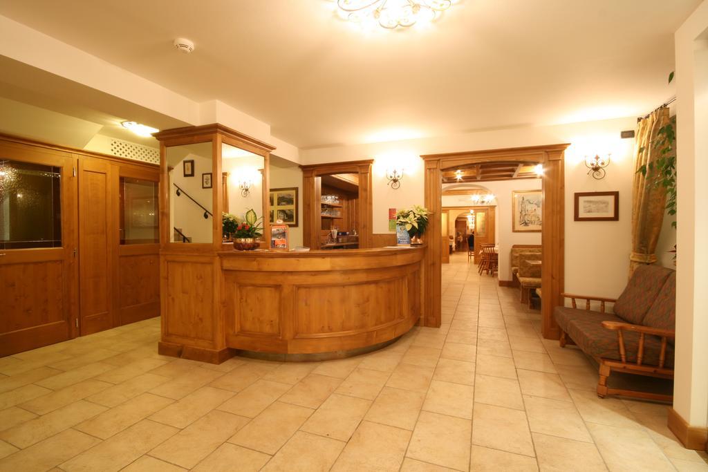 Hotel Des Alpes 코르티나 담페조 외부 사진